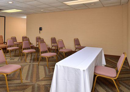 Quality Airport Hotel Oklahoma City